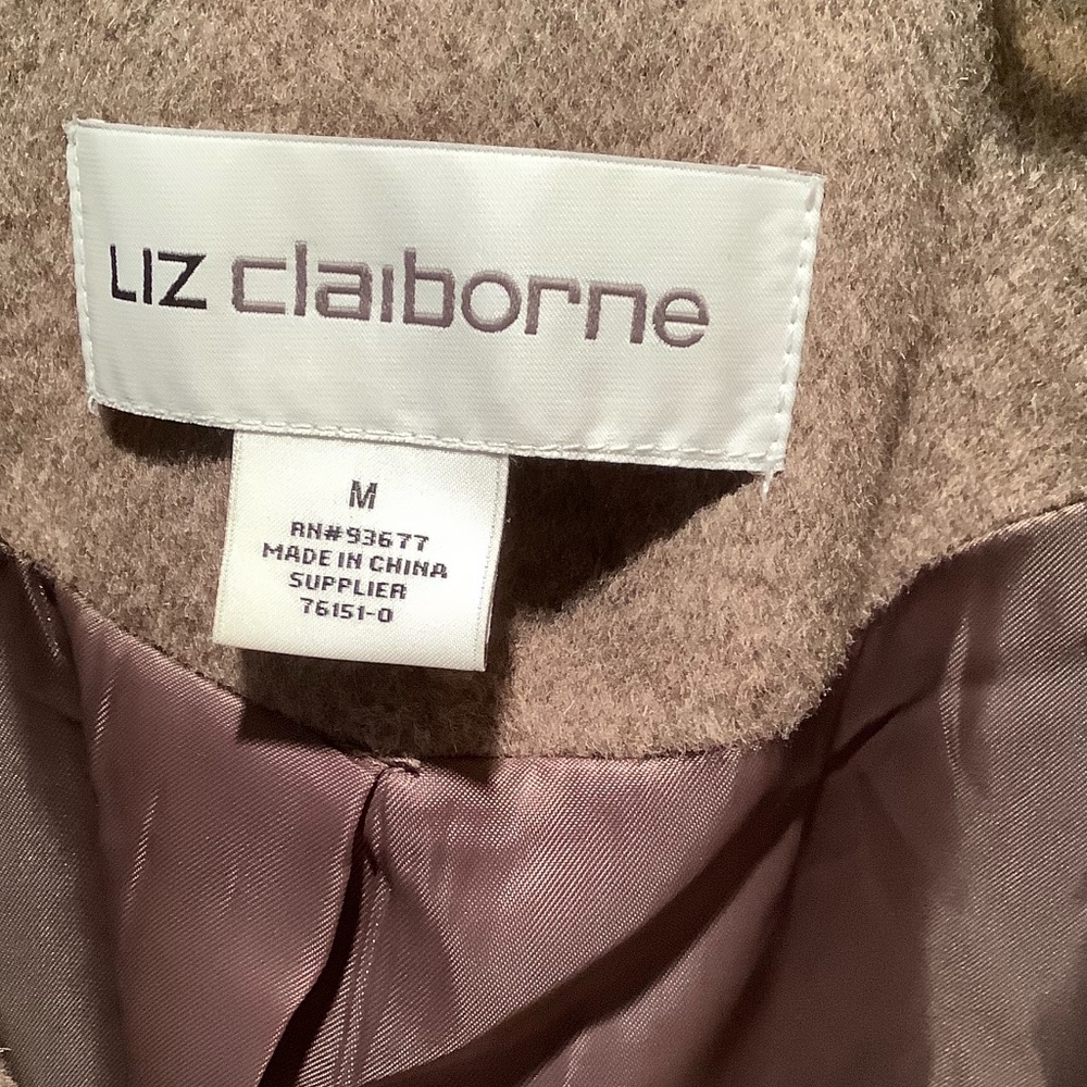 NWT Stunning, professional, wool blend Liz Claiborne coat. - Picture 2 of 7
